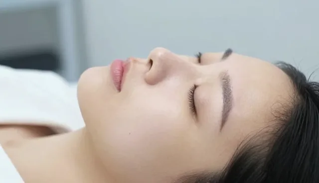 玻尿酸填充术前沟通的关键作用与常见问题处理